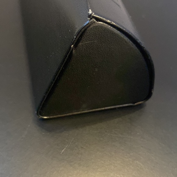 Fendi triangle twist black eyeglass / sunglasses hard shell case - Picture 3 of 9